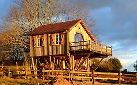 Les Cabanes Des Fontaines